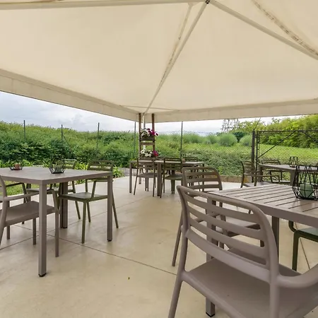 Apartamento Bilo Garden Teboi *